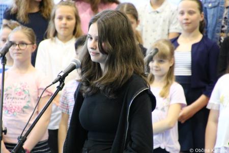 Otroci Osnovne šole Šmartno v Tuhinju z glasbo razpeli jadra (11)